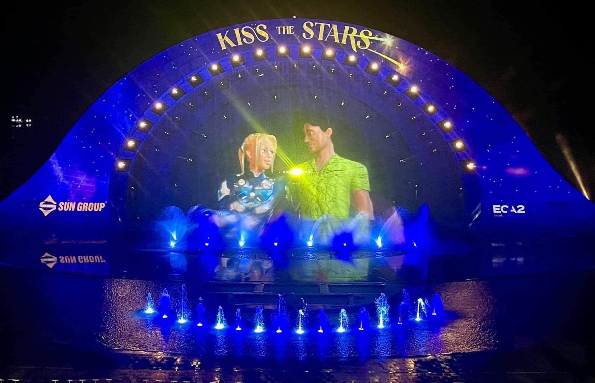 "Kiss The Stars Show - Nụ hôn giữa ngàn sao", sản phẩm nghệ thuật mới nhất của Sun Group sẽ chính thức được ra mắt tại thị trấn Hoàng Hôn